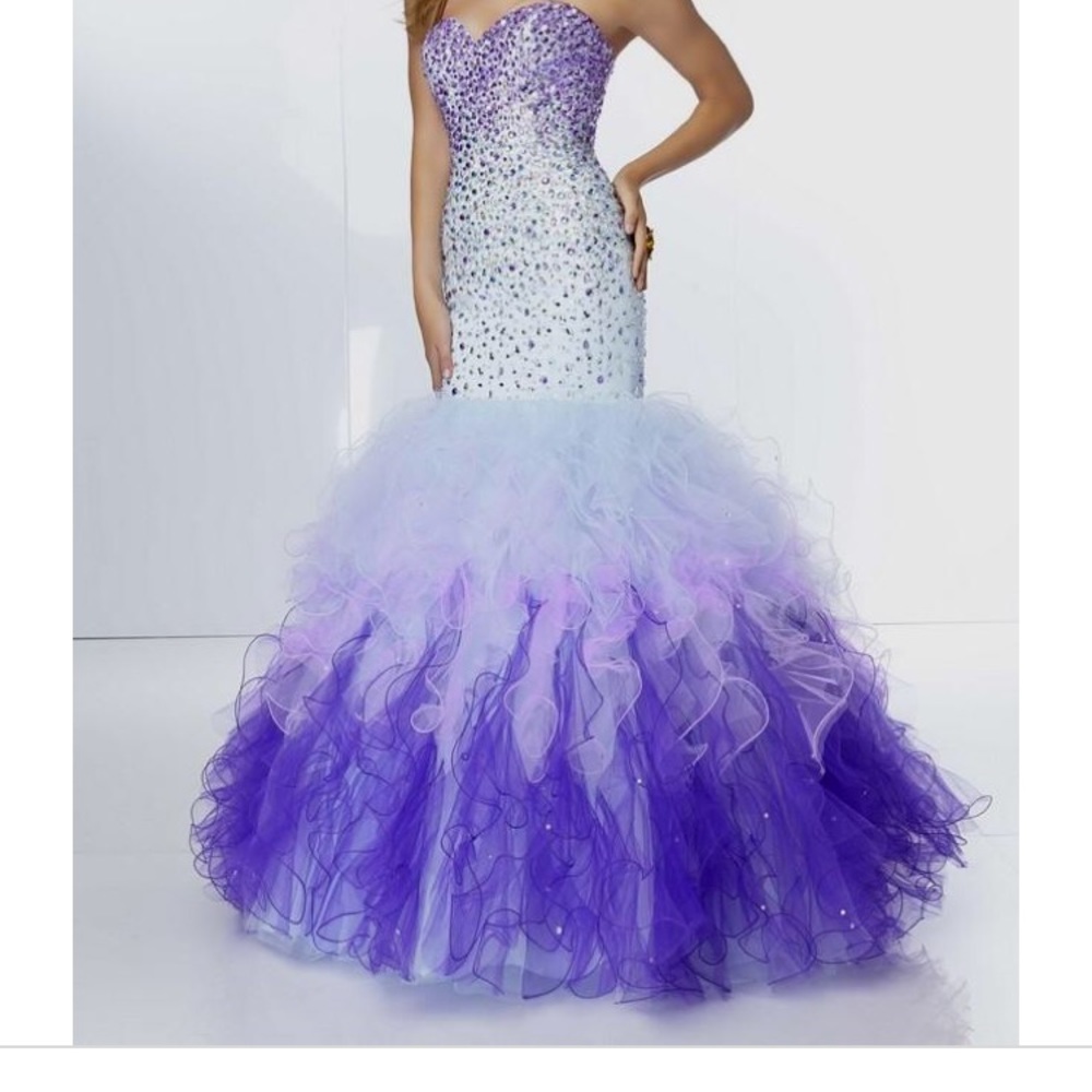 Mari Lee prom dress